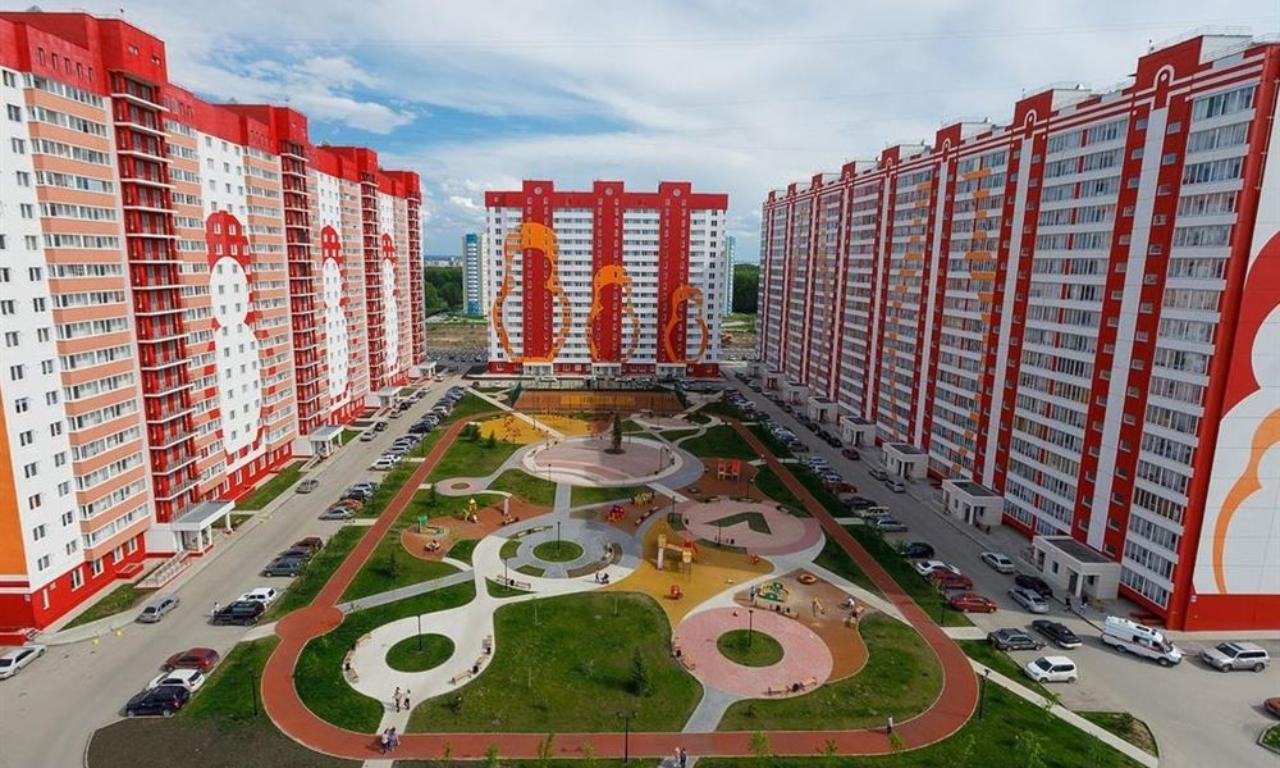 ПОНАСТРОИЛИ ТУТ